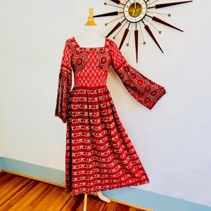 Vintage 1970s Indian maxi dress Hippie Boho Kaftan cotton block print red Kaftan